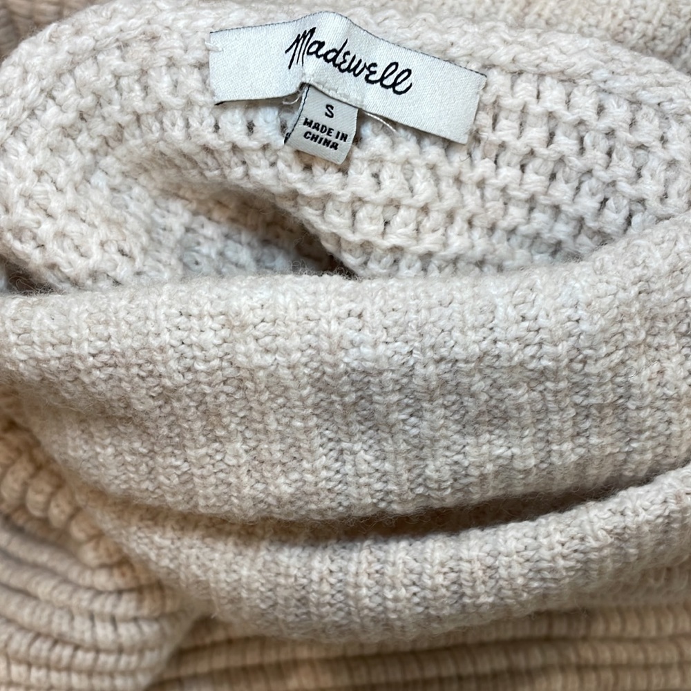 Madewell side button turtle neck sweater in size small - Picture 4 of 5